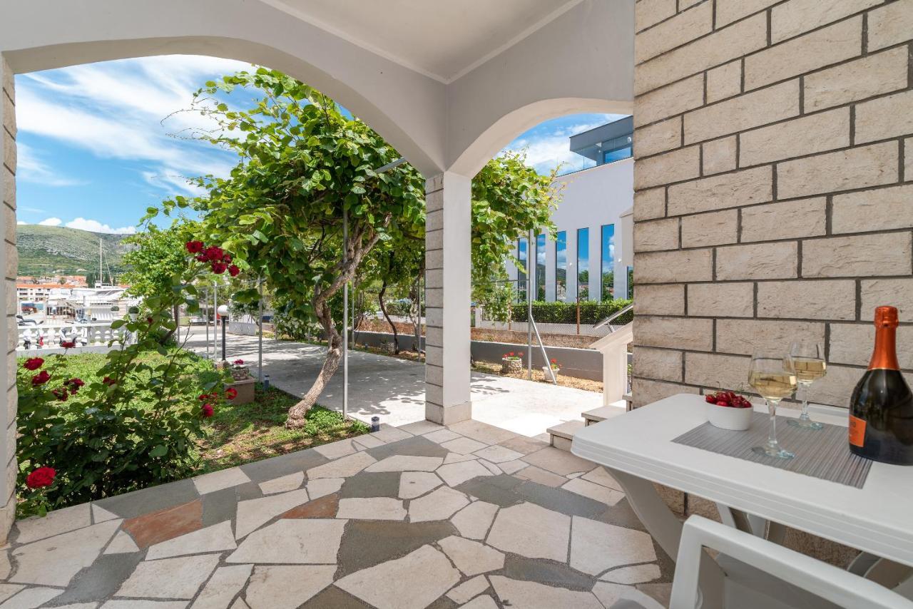 Apartments Bozan Трогир Экстерьер фото